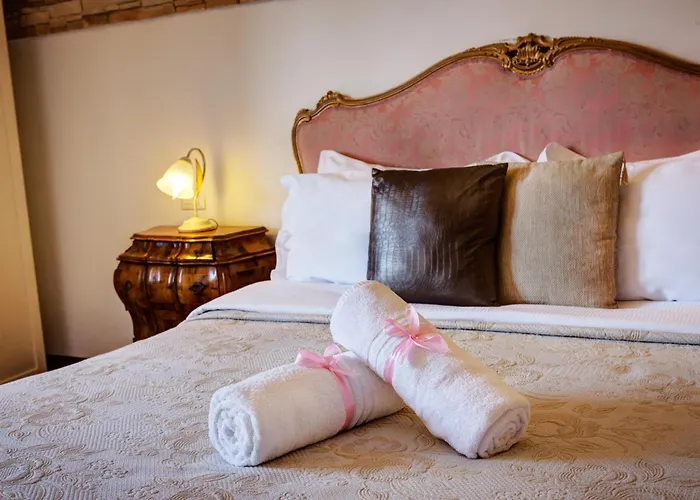 Little Rhome Suites